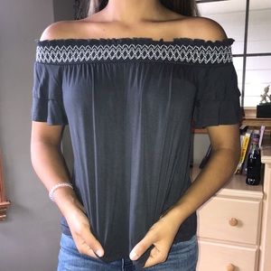 Off the shoulder ae tee